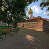 Zahrada za chrámem sv. Barbory