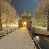 Oosterpoort at night