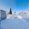 Snow statue: let each and every human heart be home of hope and anticipation of love