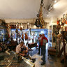 Magasin des instruments musicaux anciens, Paris